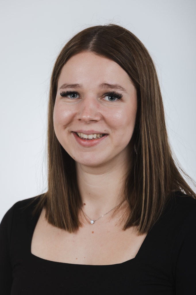 Portrait: Macha  Aleksandrova