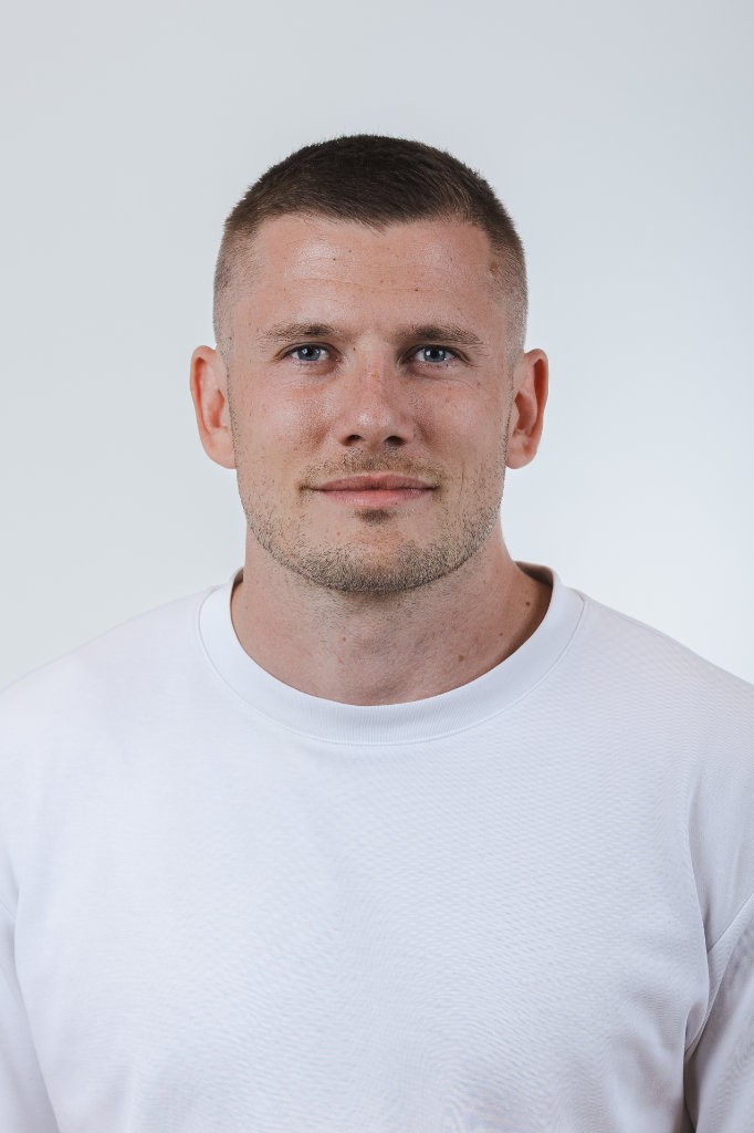 Portrait: Joey  Guedes