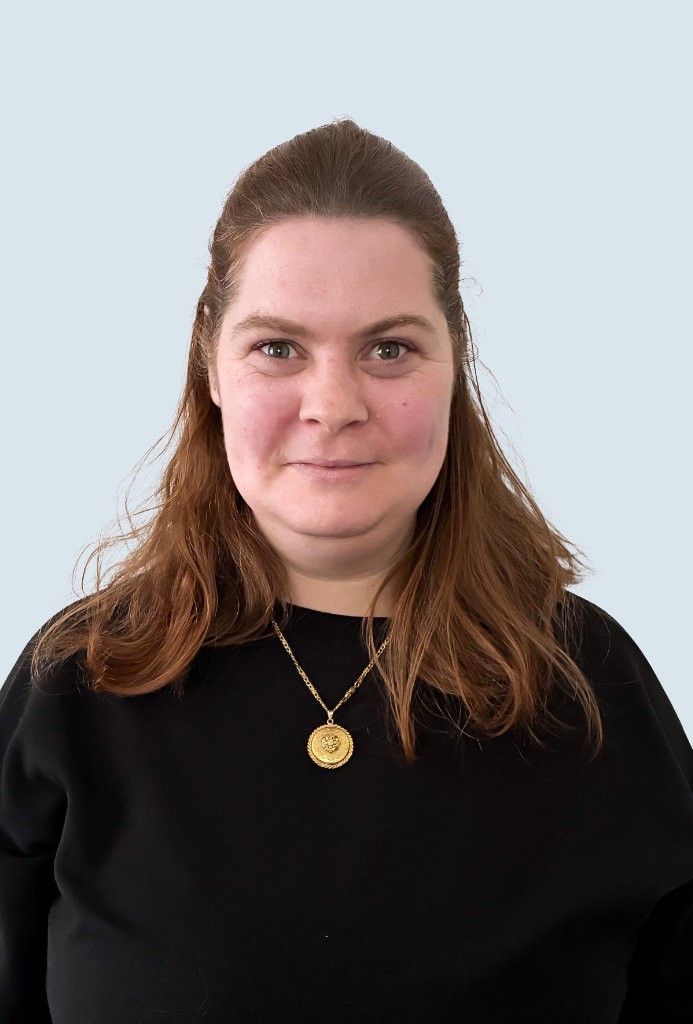 Portrait: Laura  Rischard